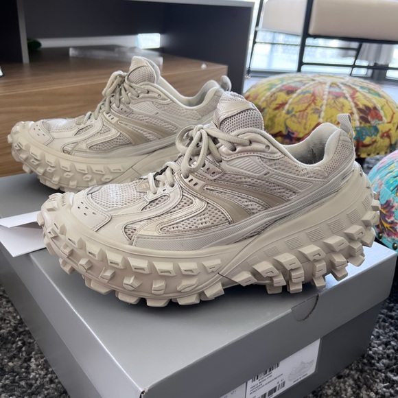 Balenciaga Defender!! - Picture 2 of 10